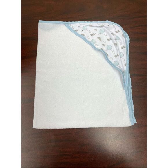 2 Baby Towels with Hood by Baby Kiss - Picture 1 of 3